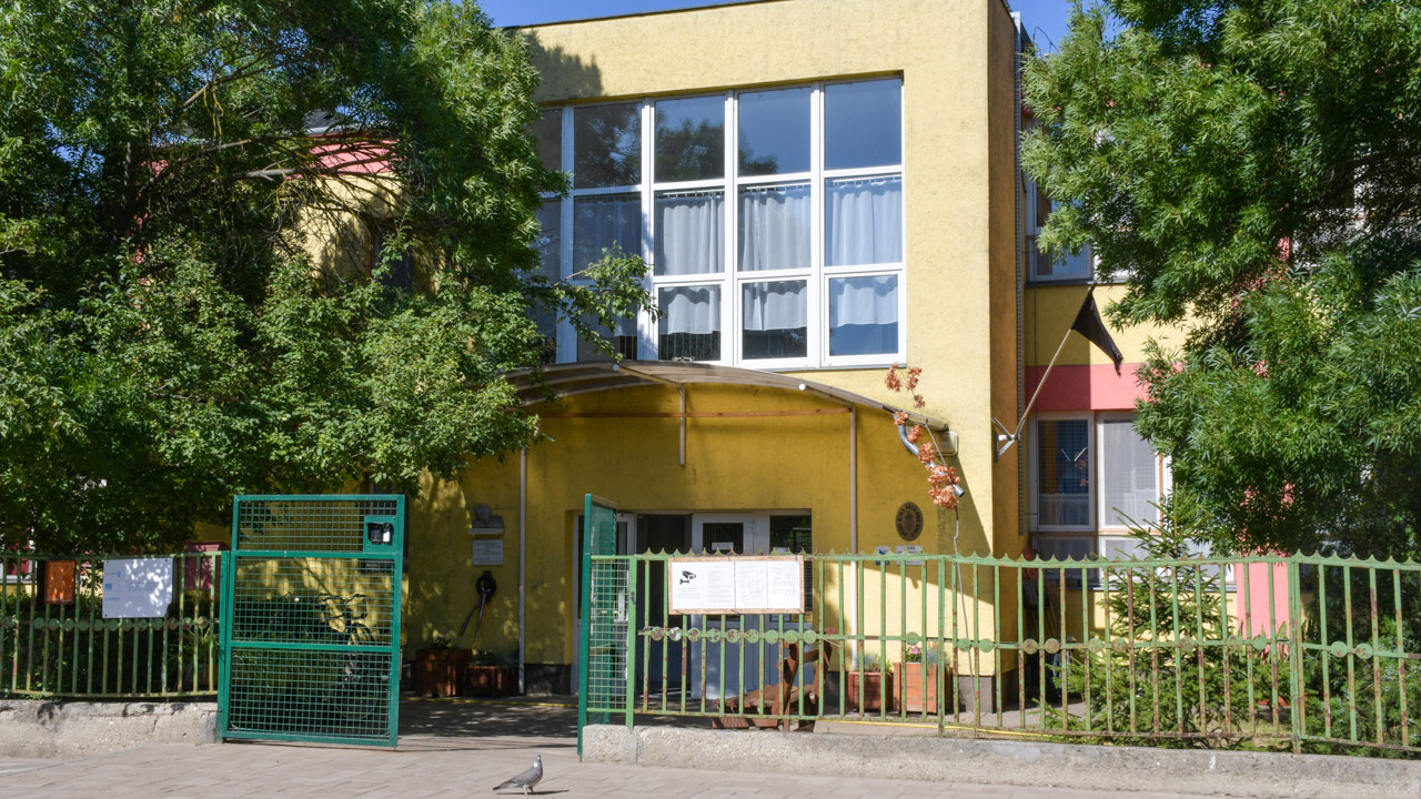65 �ves a martf�i �ltal�nos iskola – �gy l�tj�k a gyerekek – tan�vind�t� riportfilm

